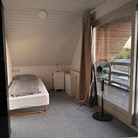 The Sunflower - Huge 240m2 7-bedroom House For 16 People - Free Parking - 15 Beds, 2 Kitchen & 3 Bathrooms Appartement Munkebo