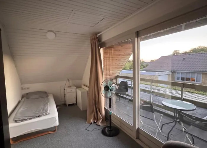 The Sunflower - Huge 240m2 7-bedroom House For 16 People - Free Parking - 15 Beds, 2 Kitchen & 3 Bathrooms * Munkebo